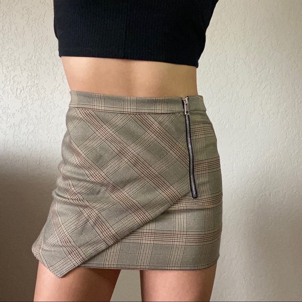 Mini Plaid Skirt w/ Size Zipper